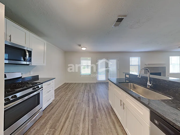 7819 Talladega Springs Ln — Photo 4
