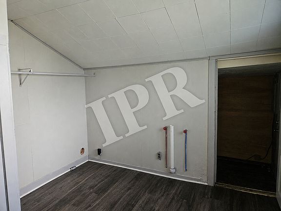 4th image of 330 Mayne St