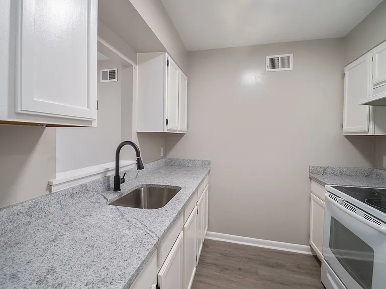610 N Arlington Ave #A — Photo 17