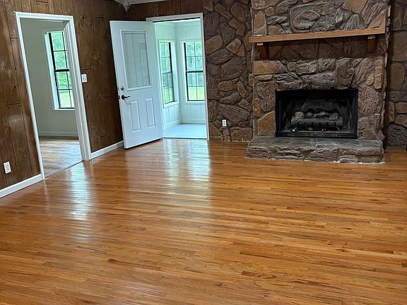 4th image of 3809 Odens Mill Rd