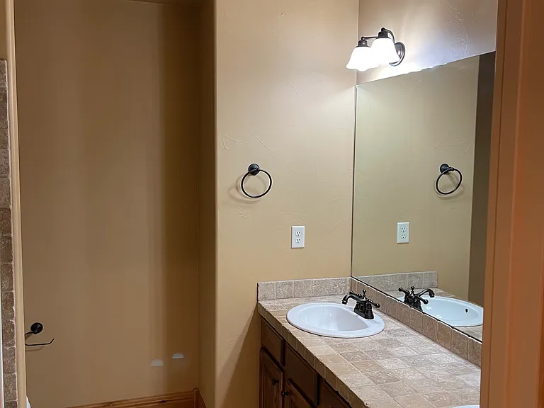 905 Saxon Way #D — Photo 20