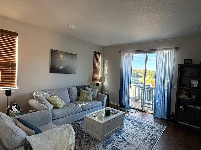 3 bed, 2.5 bath, 1756 sqft, $3,200 — Photo 1
