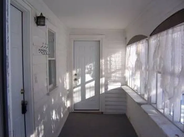 837 9th St, Monroe, WI 53566