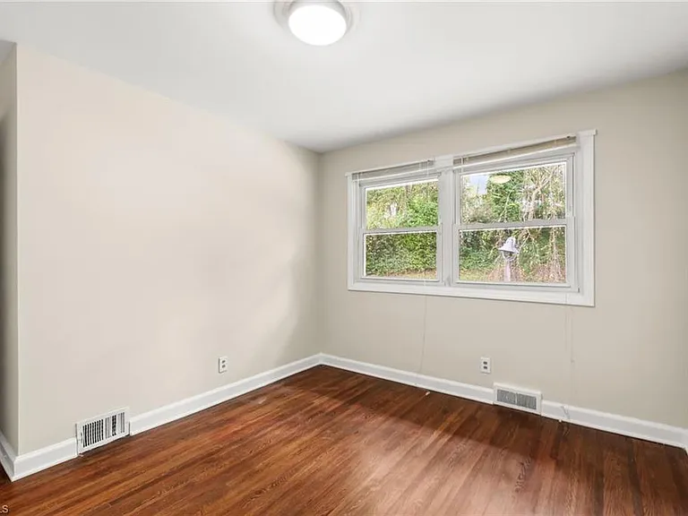1200 Lamont Dr — Photo 16