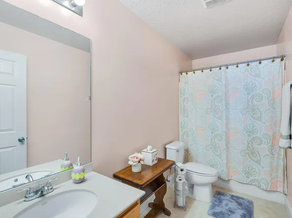 641 Carriage Lake Way, Vero Beach, FL 32968