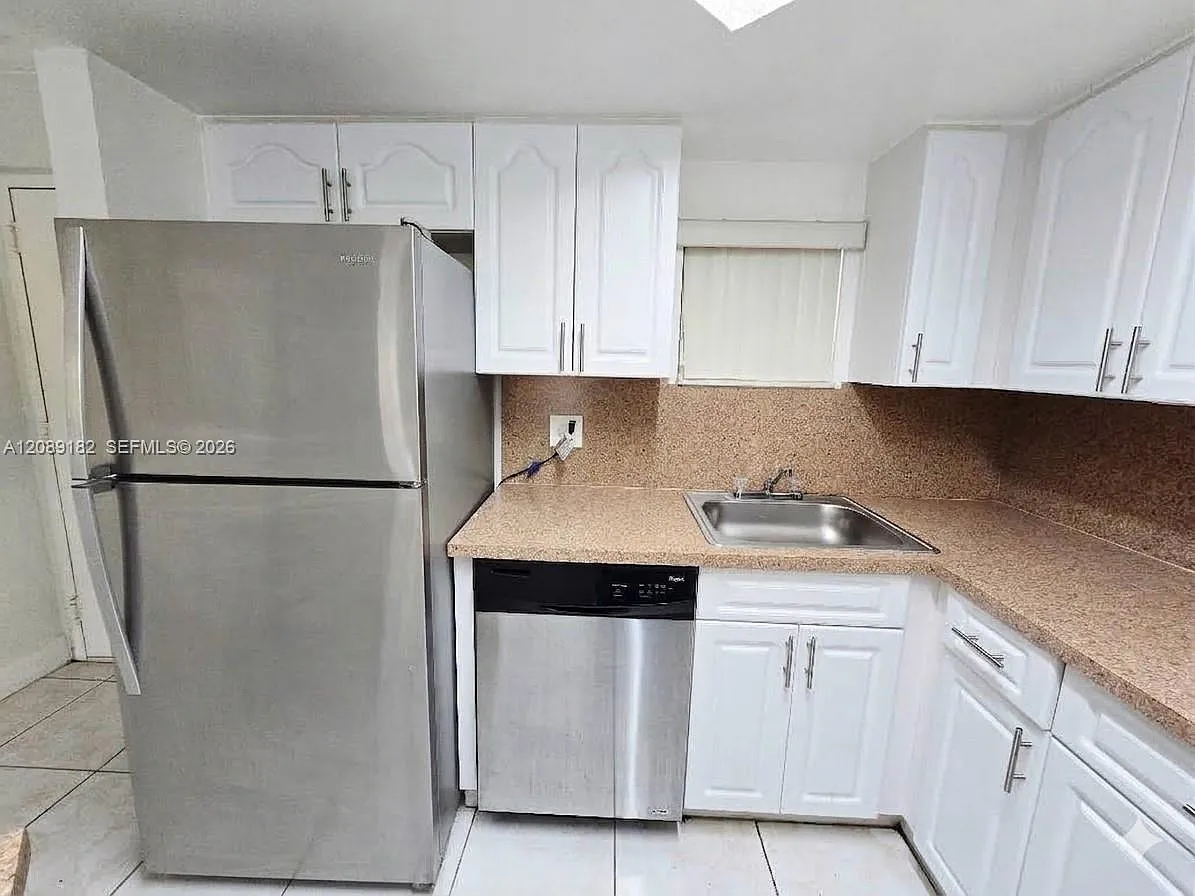 Las Vistas At Doral Condo — Photo 3