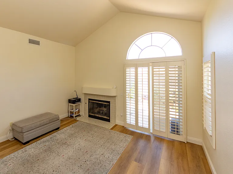 1559 Madrid Dr — Photo 8