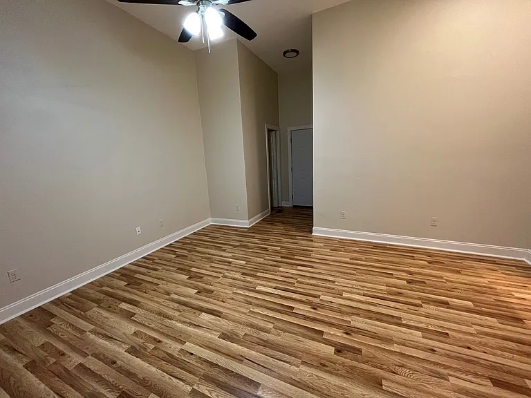 4028 Liberty Ave — Photo 40