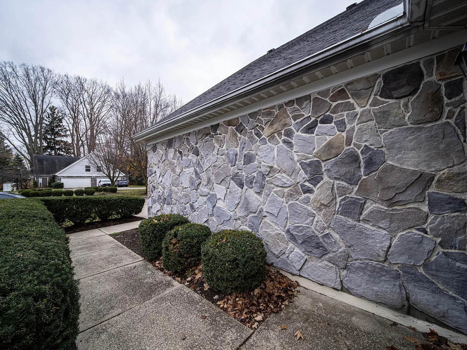 3 bed, 1764 sqft, $2,050 — Photo 3