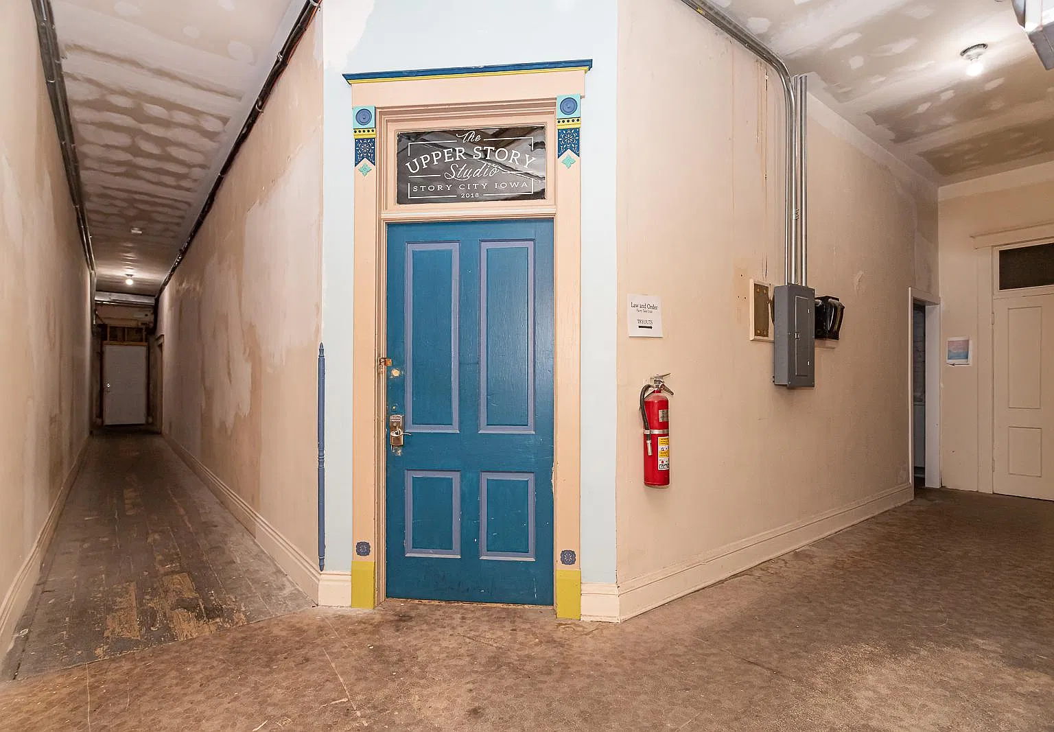Studio, 1100 sqft, $1,300 — Photo 3