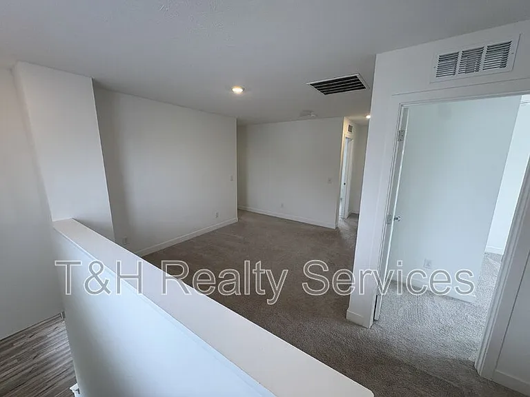 6831 Orchard Run Cir — Photo 12