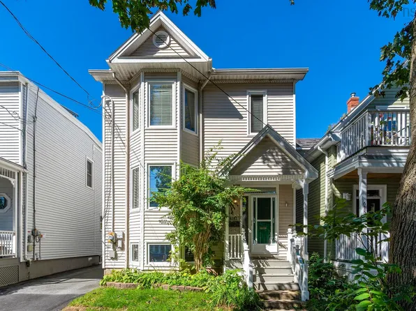 6161 Lawrence St, Halifax, NS B3L 1J7