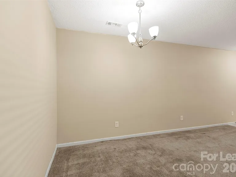 148 Mangum Cir — Photo 16