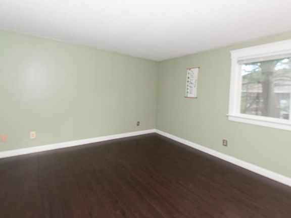 5th image of 6 Ternbury Sq #2F