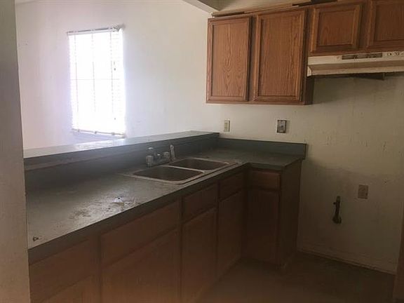 4th image of 7911-13 Olive St