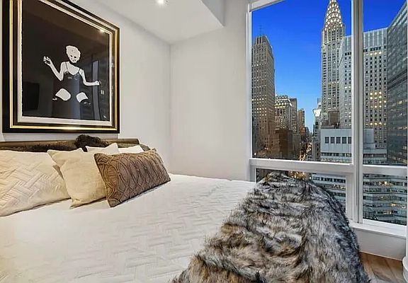 5th image of 325 Lexington Ave APT 27B
