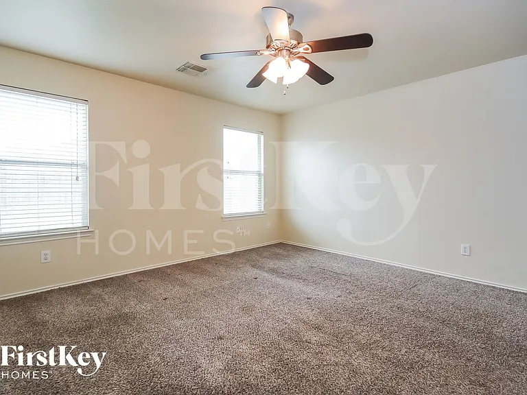 7919 Raven Creek Ln — Photo 9