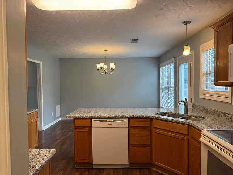 111 Warren Pass — Photo 12