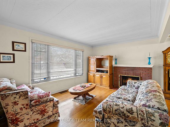 4th image of 41 Capilano Dr
