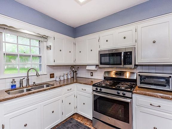 5th image of 34055 W 84th Ter