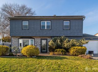 825 Chamberlain Ave, Perth Amboy, NJ 08861