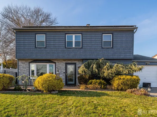 825 Chamberlain Ave, Perth Amboy, NJ 08861