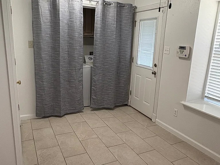 13827 Flagstone Dr — Photo 13