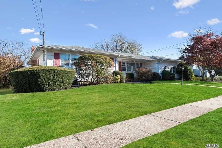 1st image of 162 Evergreen Ave
