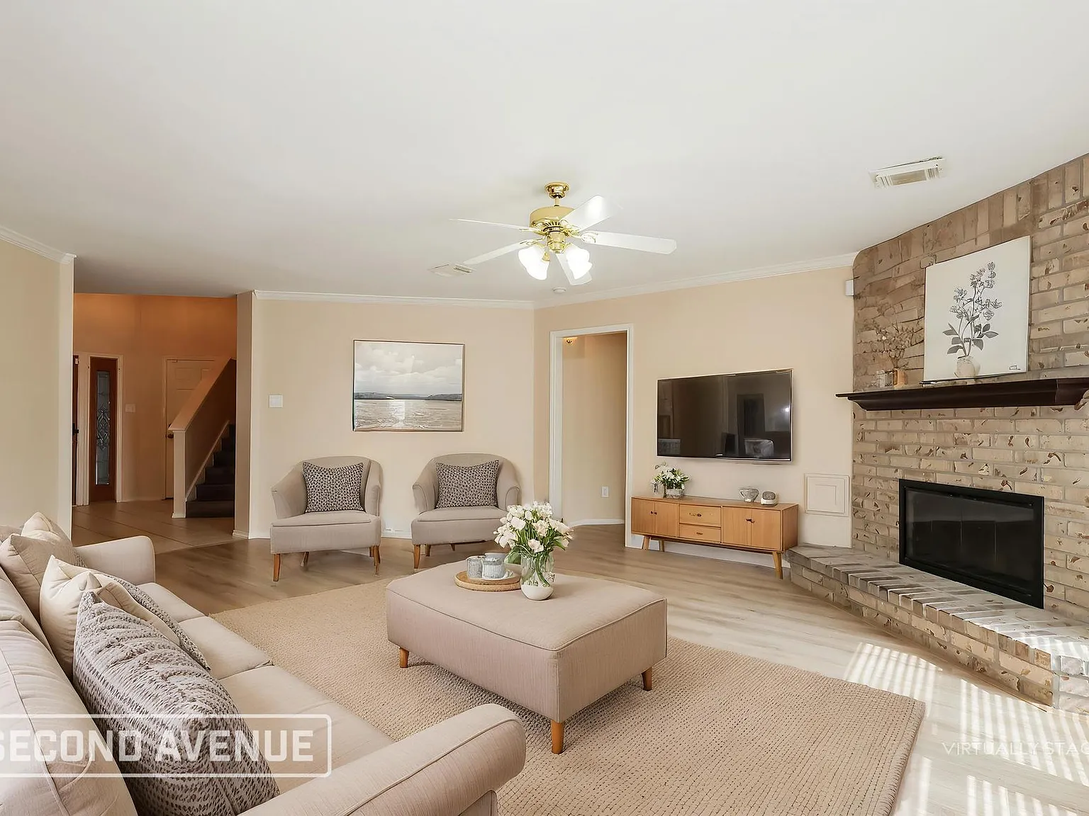 5 bed, 2.5 bath, 2432 sqft, $3,195 — Photo 2