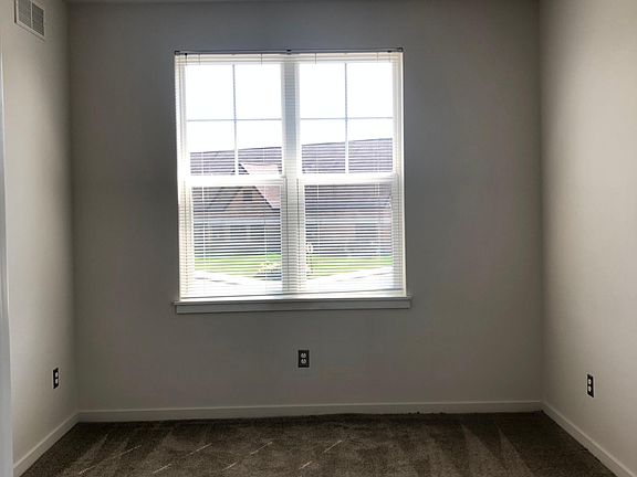 5th image of 2489 Tapio Cir #2489