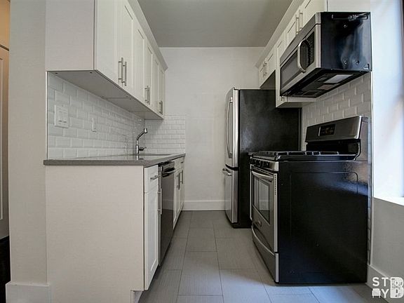 4th image of 400 Clinton Ave #D5