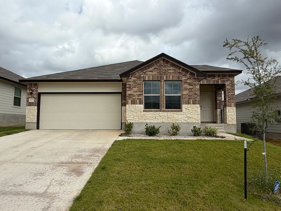 818 McLellan Dr