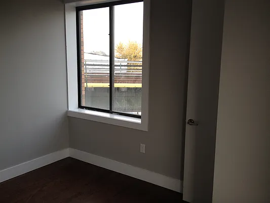 Rented by Premier Metro Realty Corp | media 32