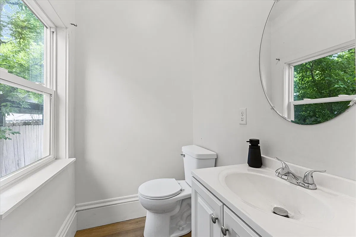 3 bed, 1.5 bath, 1553 sqft, $1,600 — Photo 4