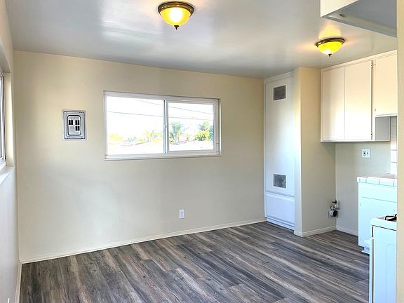 5th image of 1111 E Robidoux St APT C