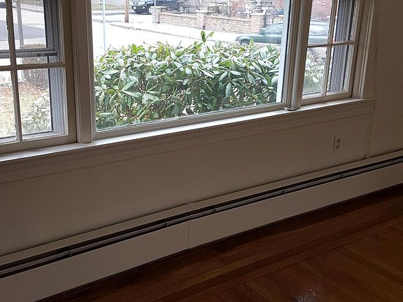 Living room/ dining room or additional bedroom