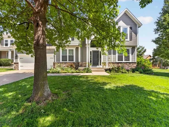21614 W 96th St, Lenexa, KS 66220