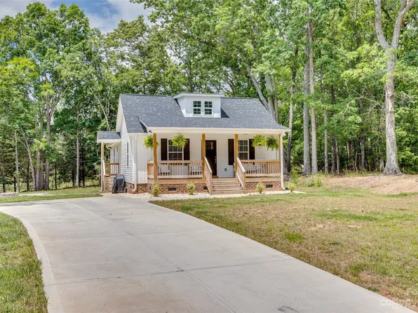 1561 Mack Dr, Mc Connells, SC 29726