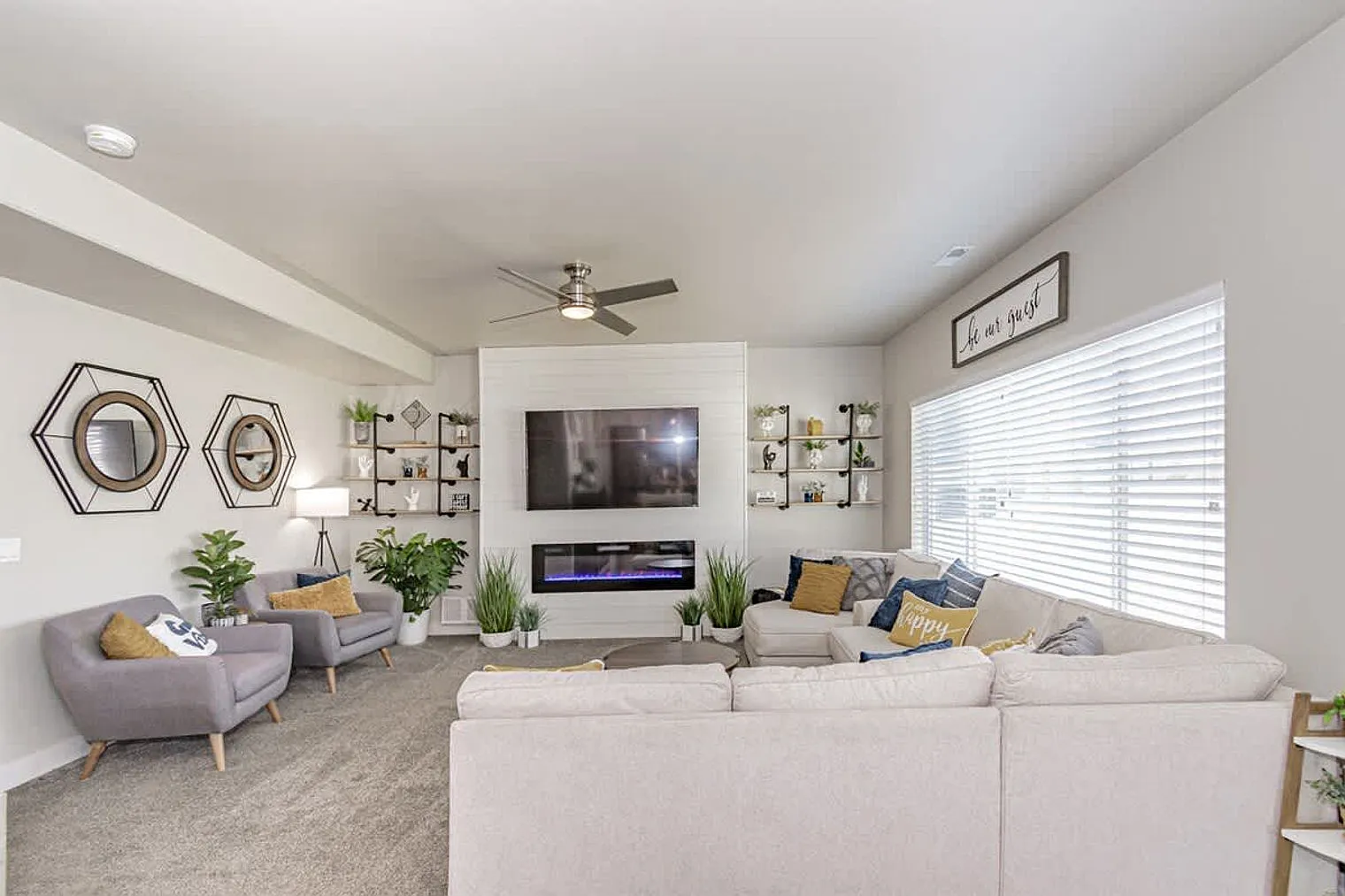6 bed, 3.0 bath, 1108 sqft, $7,406 — Photo 4