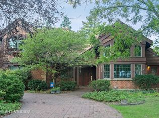 384 S Prairie Ave, Elmhurst, IL 60126