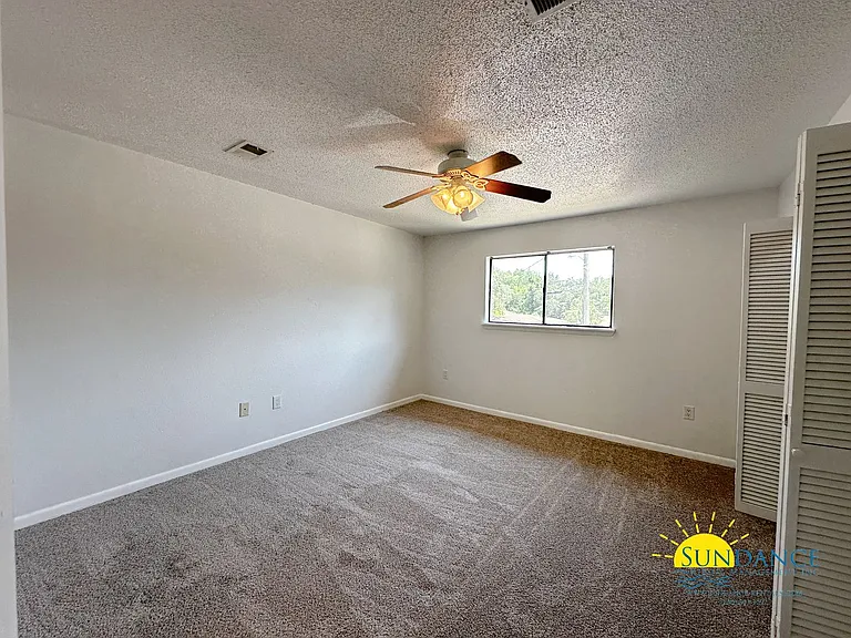 308 Woodrow St E #D — Photo 7