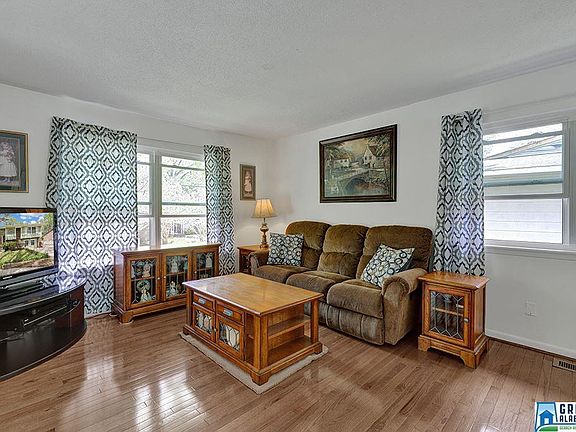 2nd image of 2532 Daly Dr