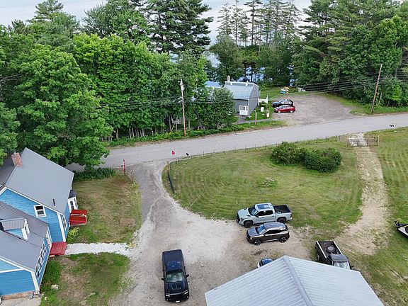 3rd image of 230 Lake Road