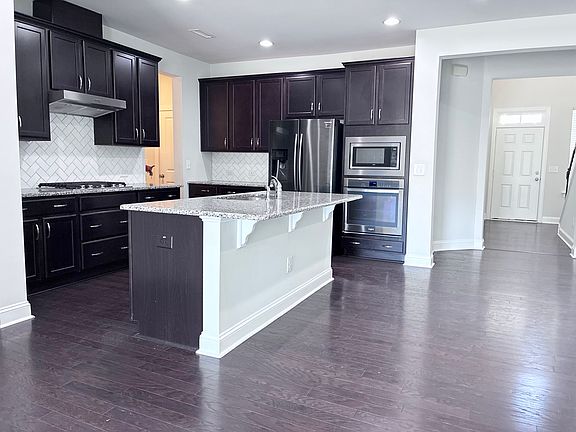 5th image of 1112 Lakebrink Dr