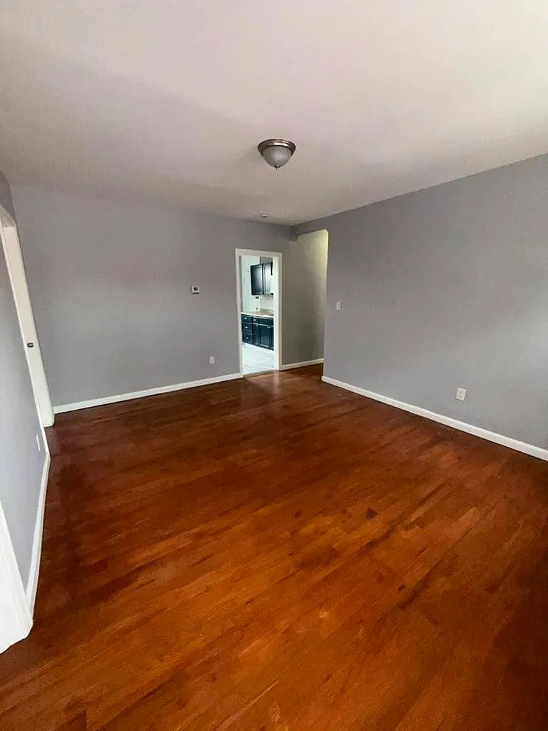 544 Grove St — Photo 4