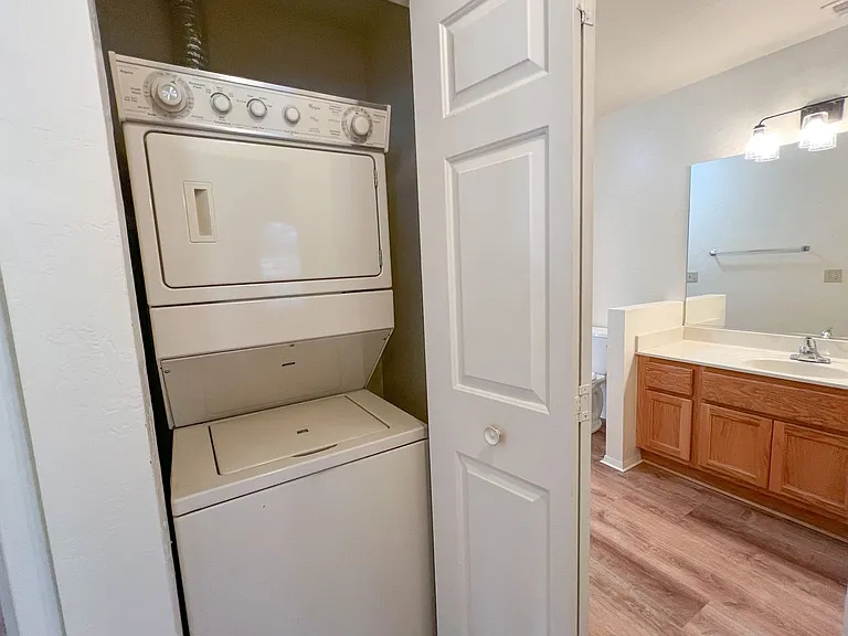 563 Sawmill Cv #C — Photo 10