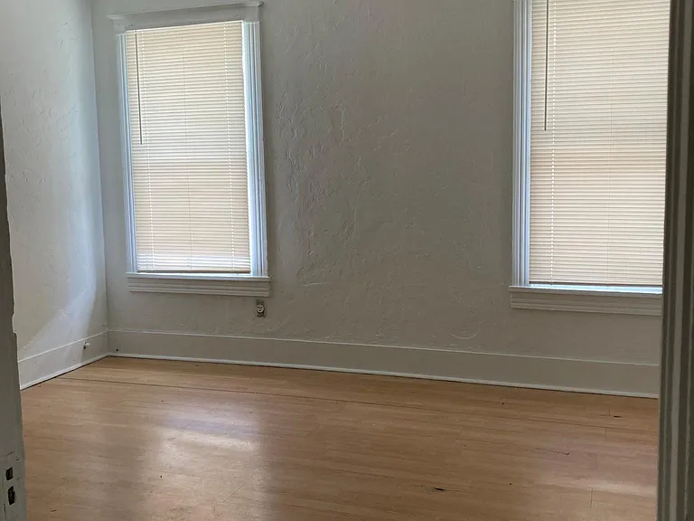 136 King St #B — Photo 10