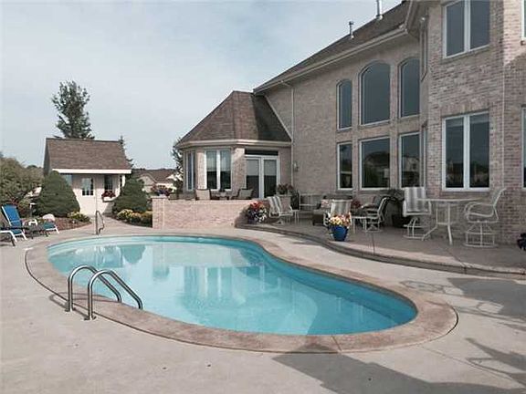 4th image of 521 Saint Annes Ct