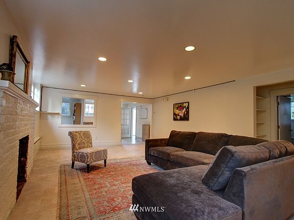 5th image of 2740 Montlake Boulevard E