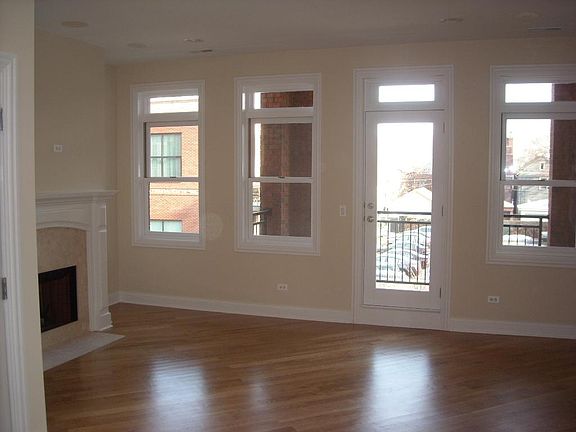 4th image of 2334 N Greenview Ave #2EH